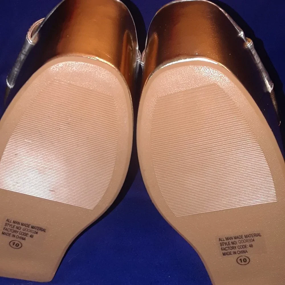 Curved Metallic Heel-Less Platforms